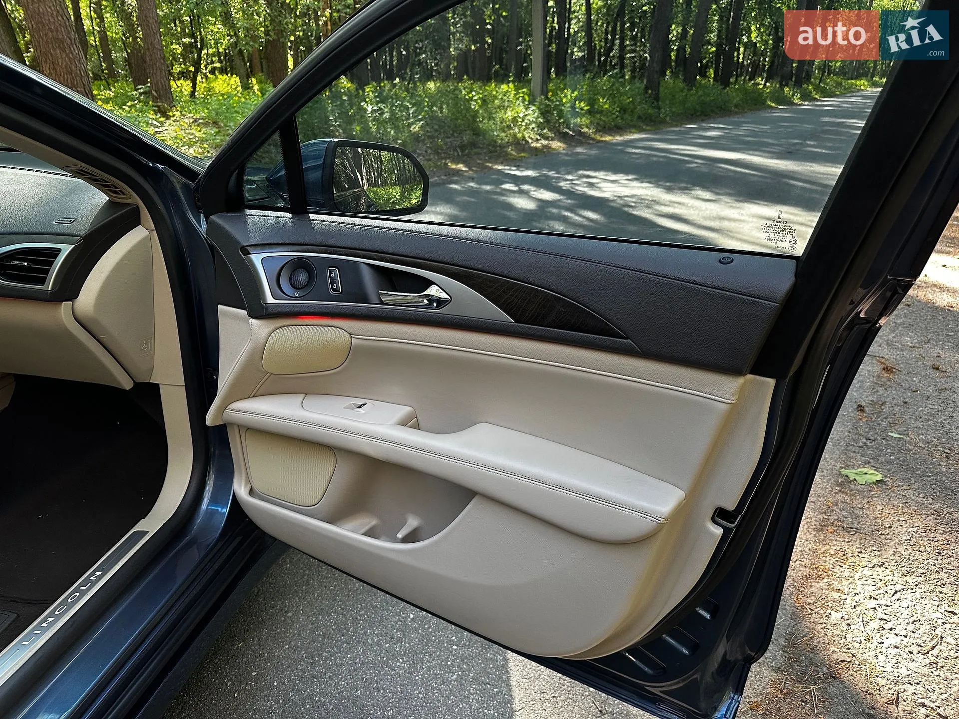 2019 Lincoln MKZ - мініатюра 12
