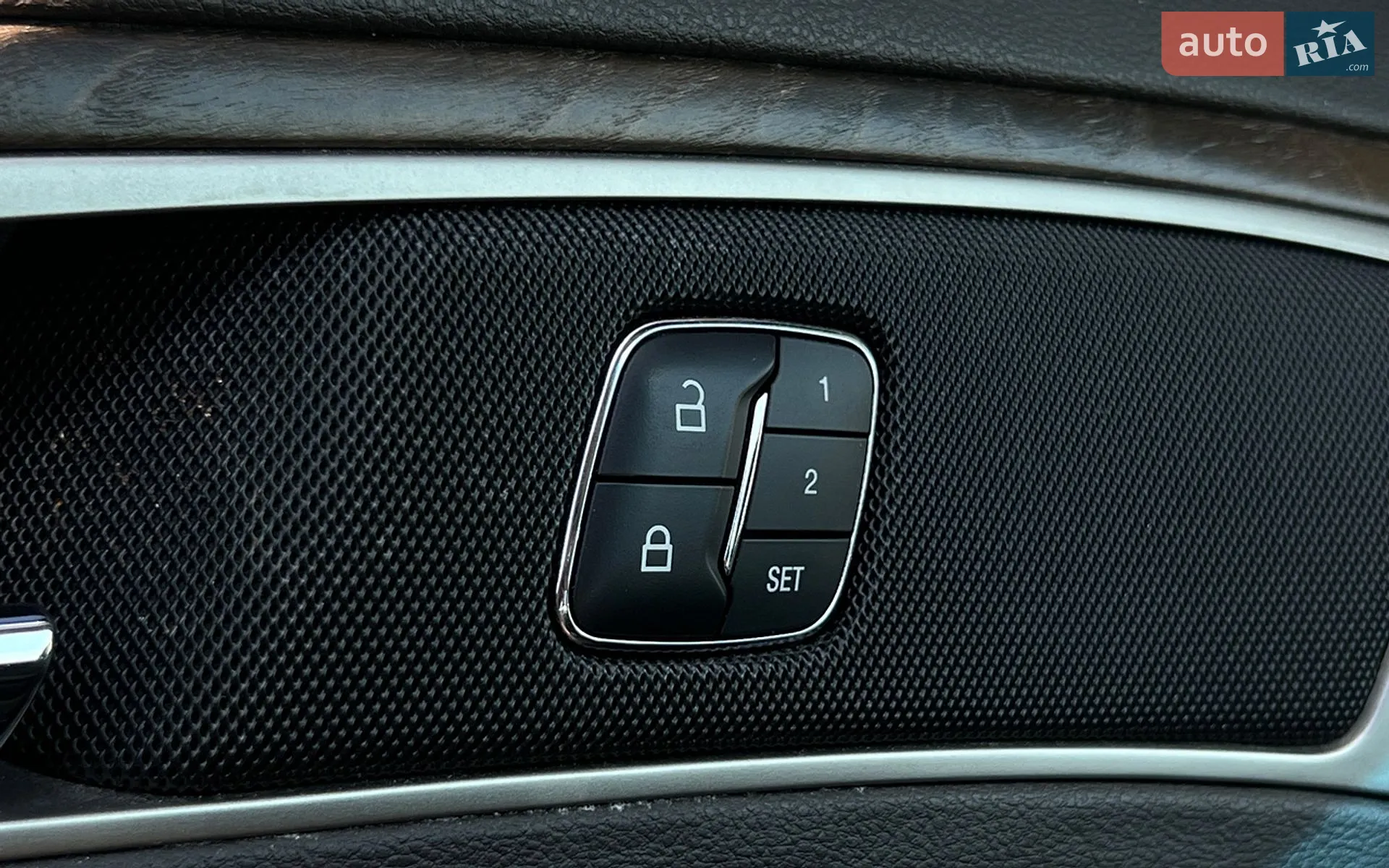 2016 Lincoln MKZ - мініатюра 15