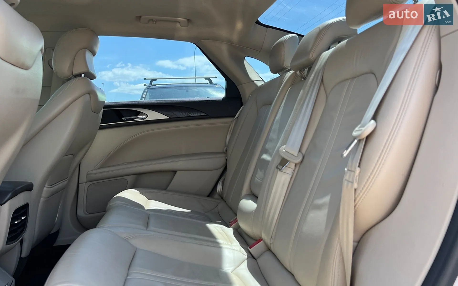 2016 Lincoln MKZ - мініатюра 19