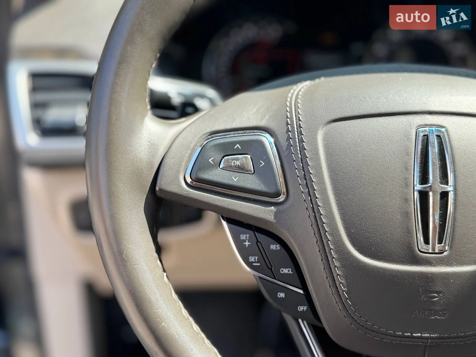 2016 Lincoln MKZ - мініатюра 24