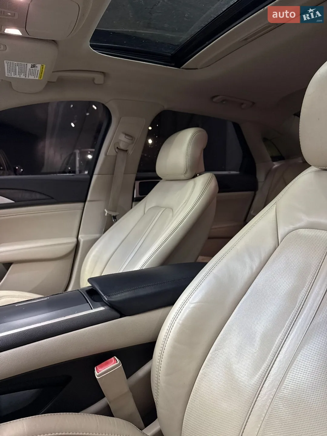 2016 Lincoln MKZ - мініатюра 15