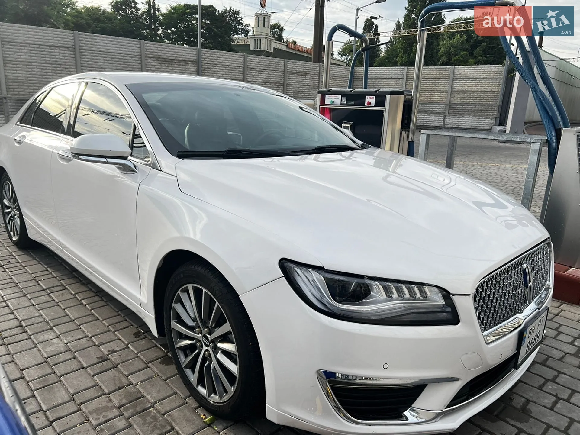 2016 Lincoln MKZ - мініатюра 2