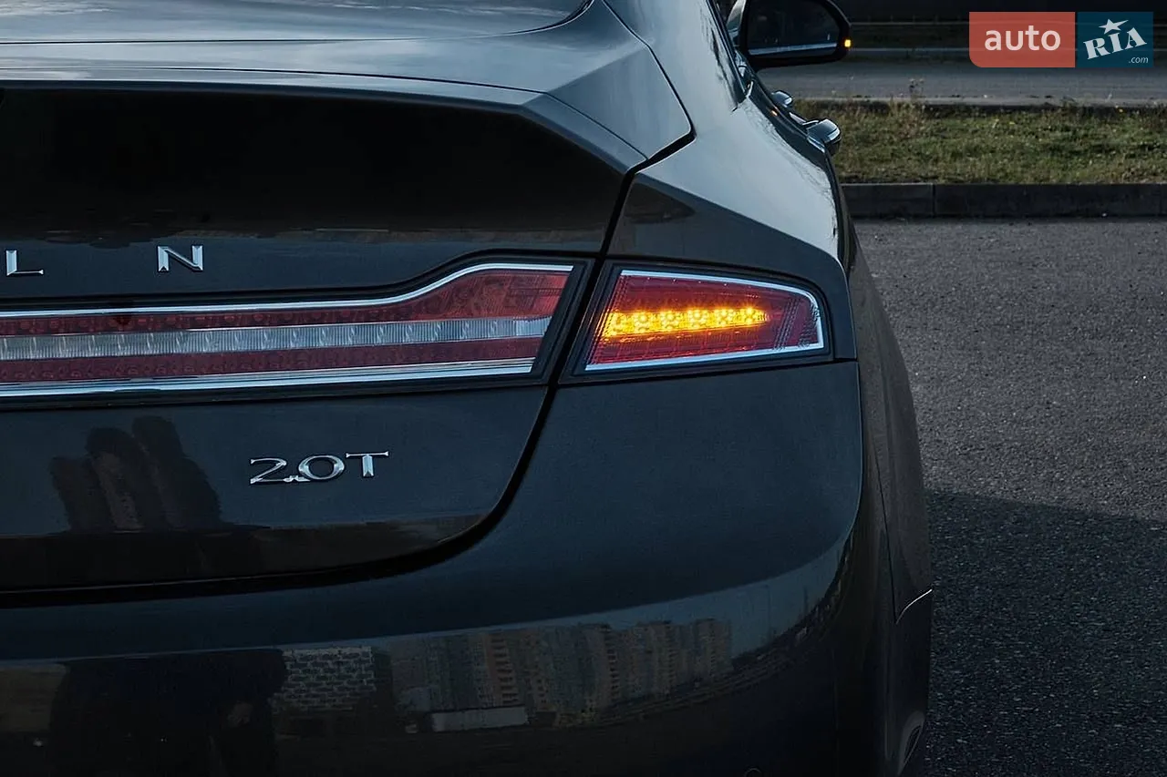 2016 Lincoln MKZ - мініатюра 18