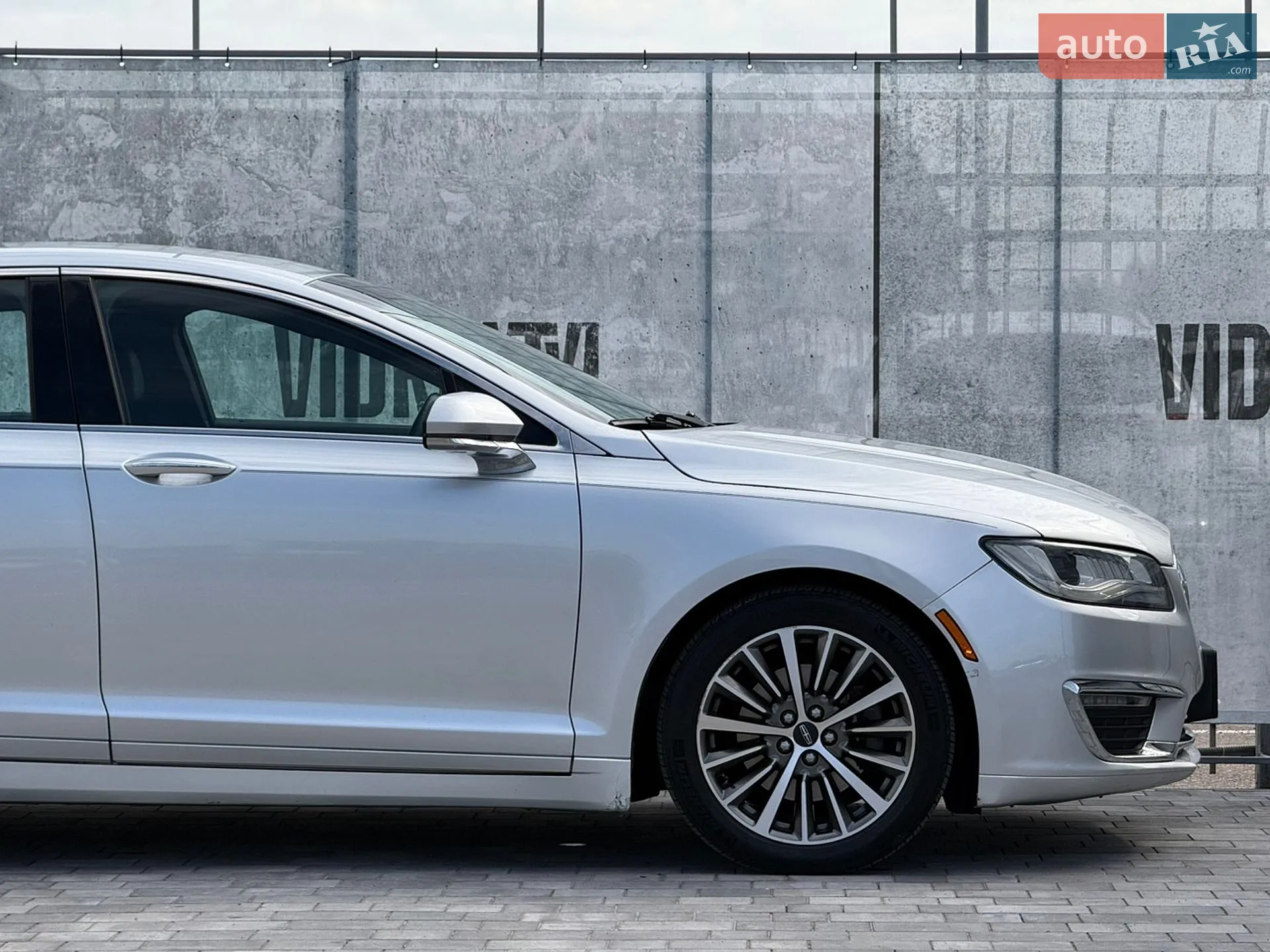 2016 Lincoln MKZ - мініатюра 13