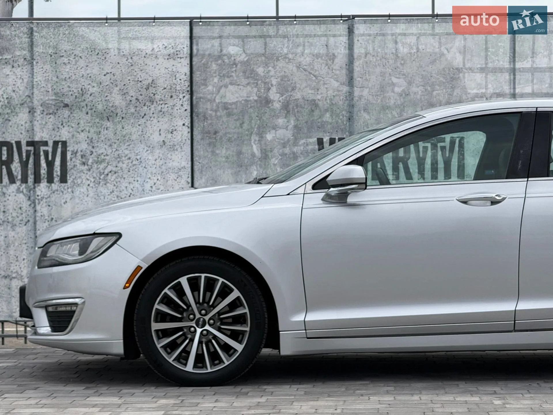 2016 Lincoln MKZ - мініатюра 9