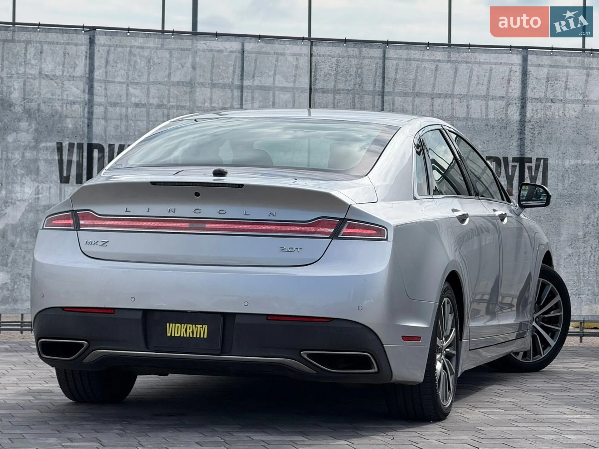 2016 Lincoln MKZ - мініатюра 19