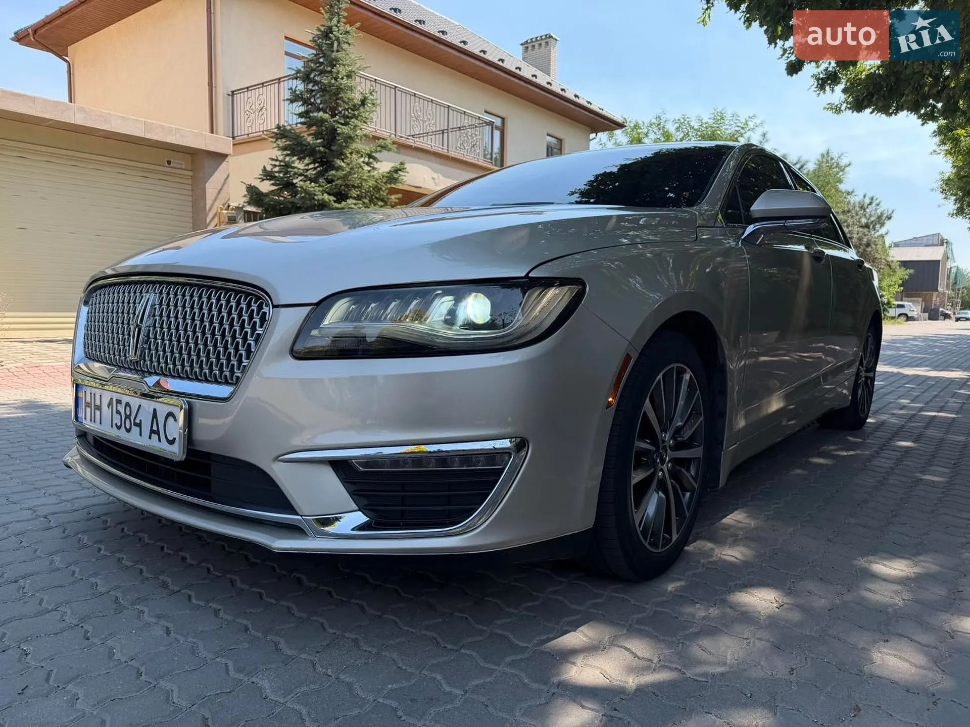 2017 Lincoln MKZ - мініатюра 3