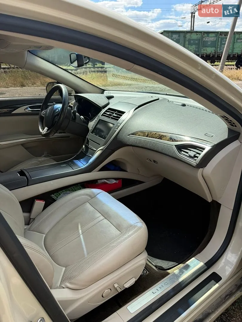2016 Lincoln MKZ - мініатюра 9