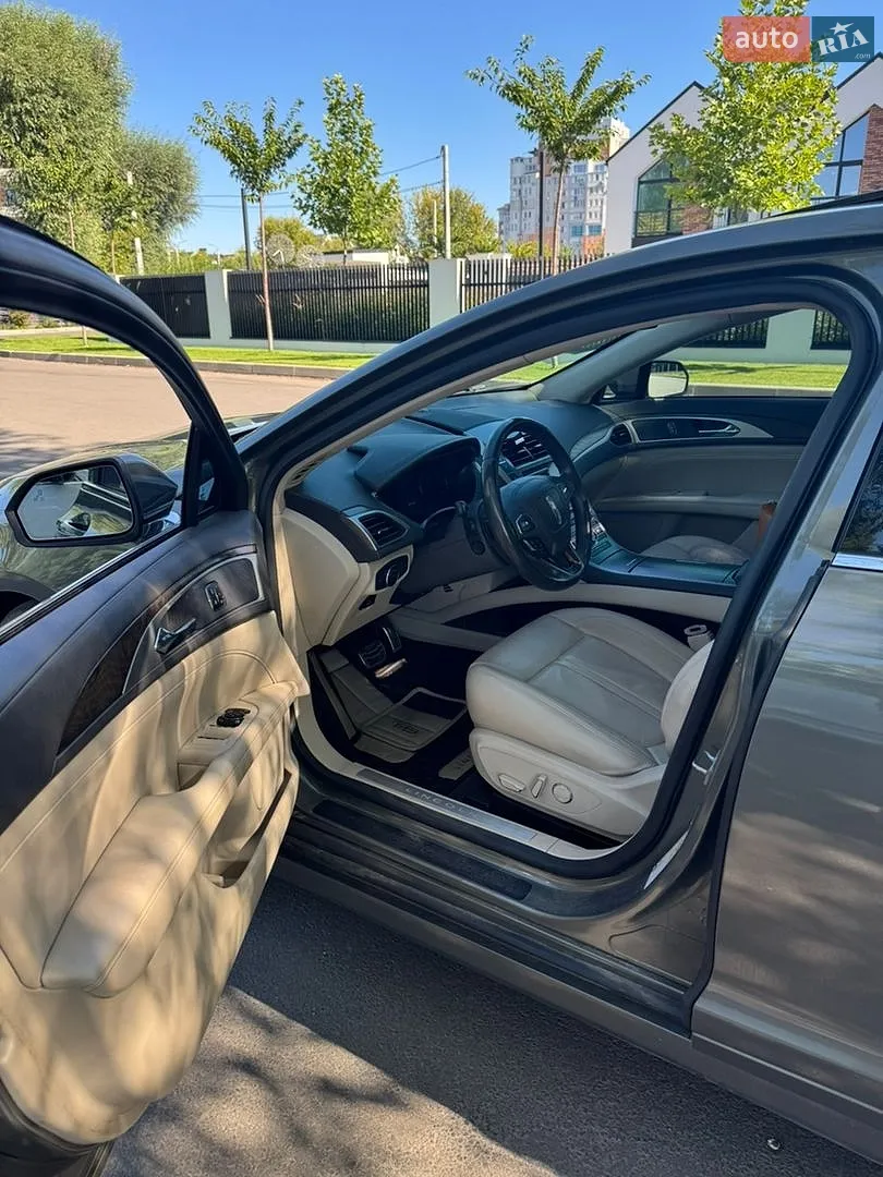 2016 Lincoln MKZ - мініатюра 9