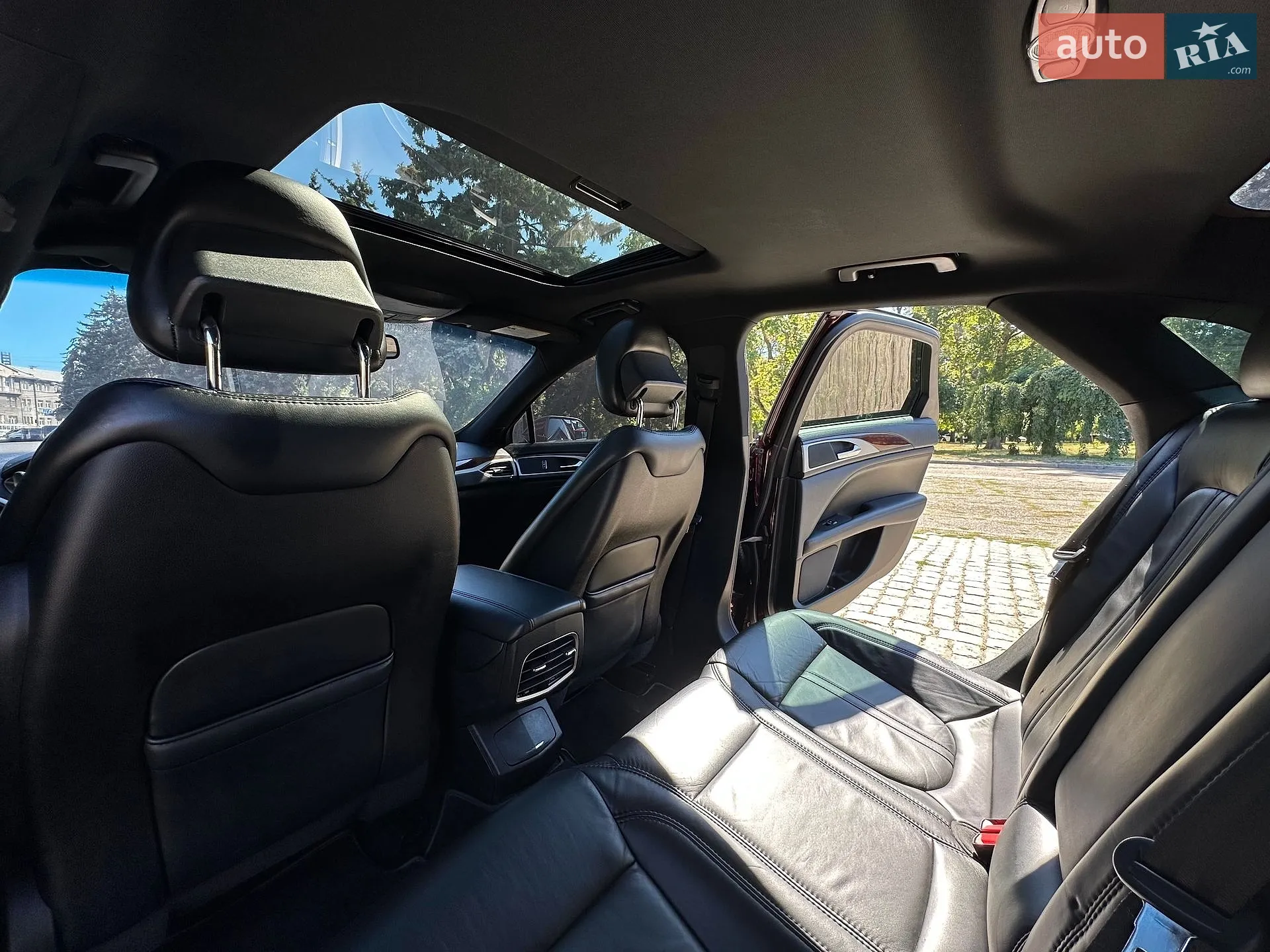 2017 Lincoln MKZ - мініатюра 31