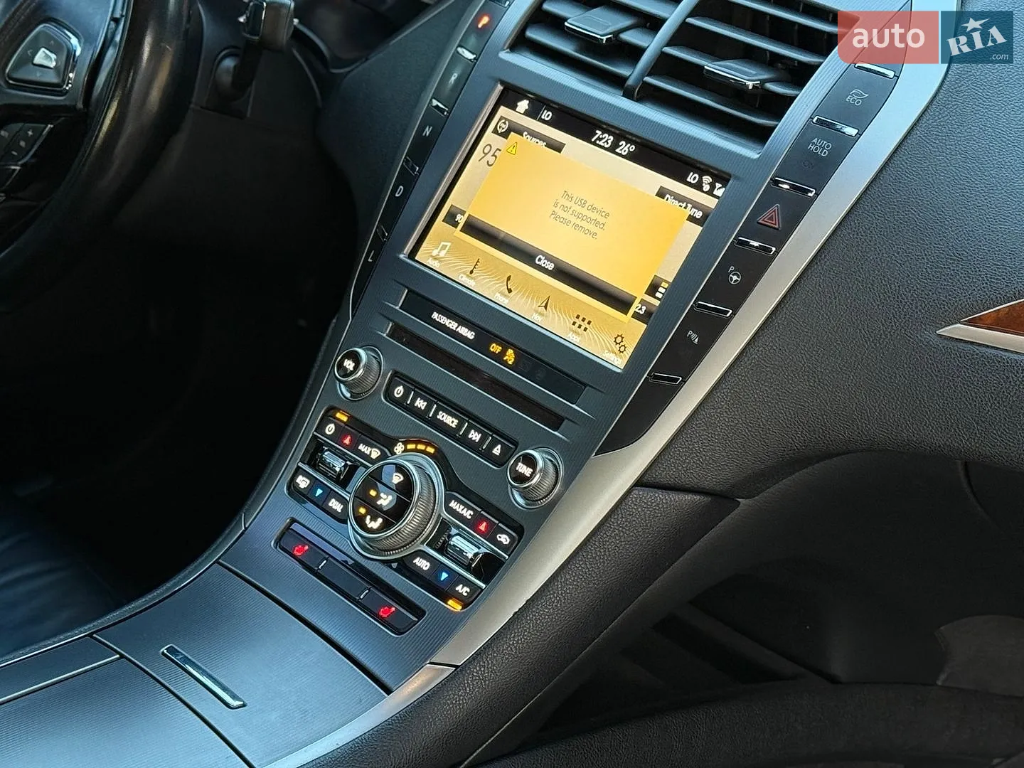 2016 Lincoln MKZ - мініатюра 19