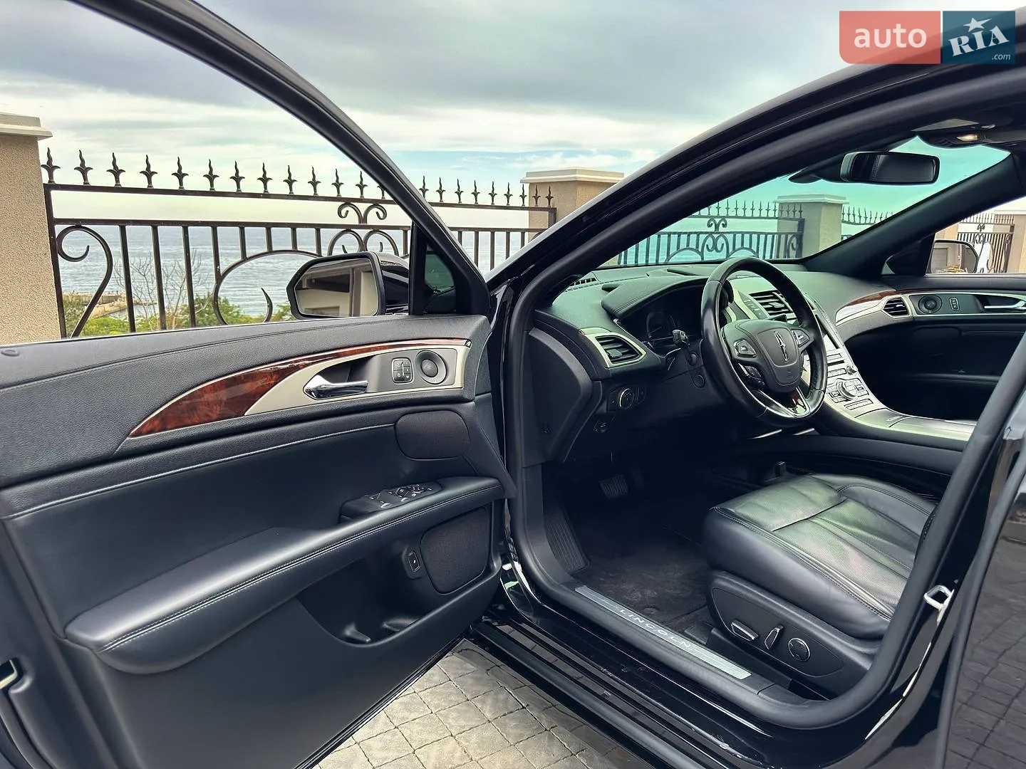 2020 Lincoln MKZ - мініатюра 17