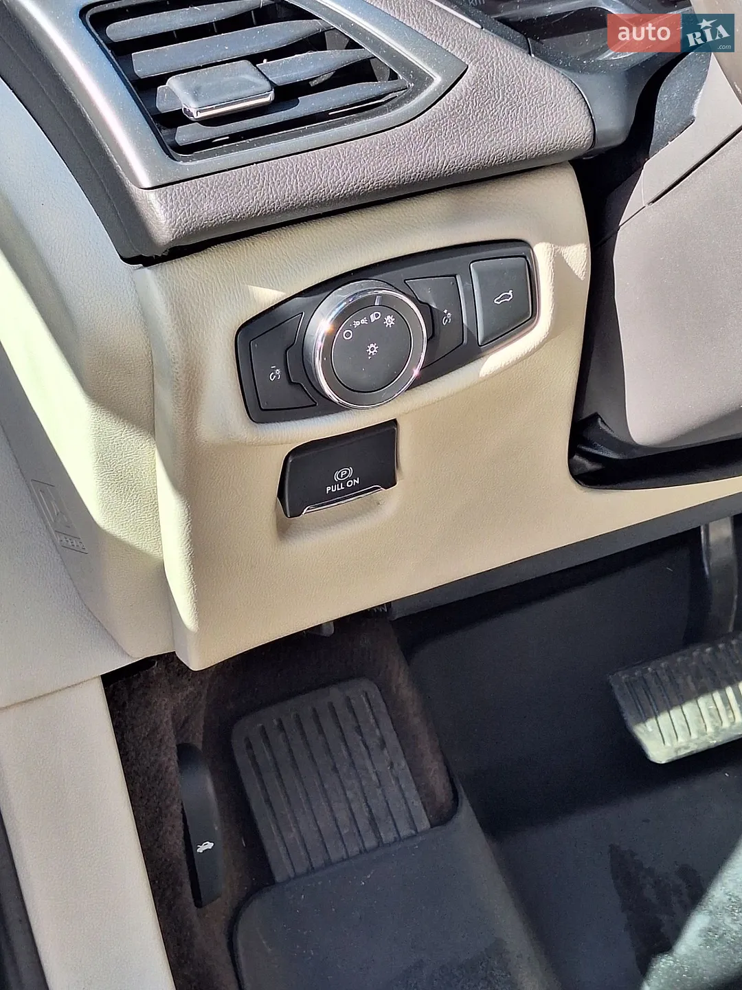 2016 Lincoln MKZ - мініатюра 15