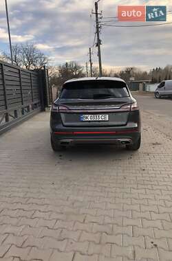 Внедорожник / Кроссовер Lincoln Nautilus 2019 в 