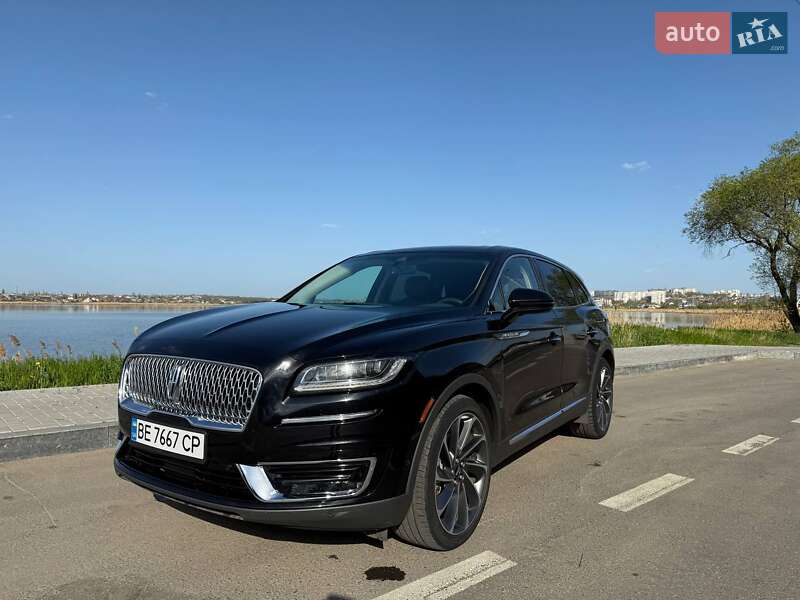 Позашляховик / Кросовер Lincoln Nautilus 2020 в 