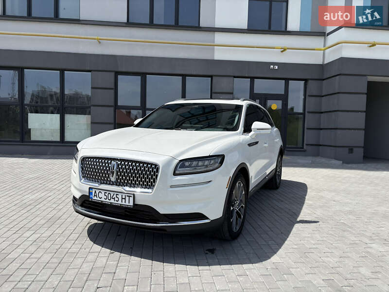 Позашляховик / Кросовер Lincoln Nautilus 2023 в 