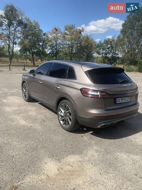Позашляховик / Кросовер Lincoln Nautilus 2020 в Зміїві