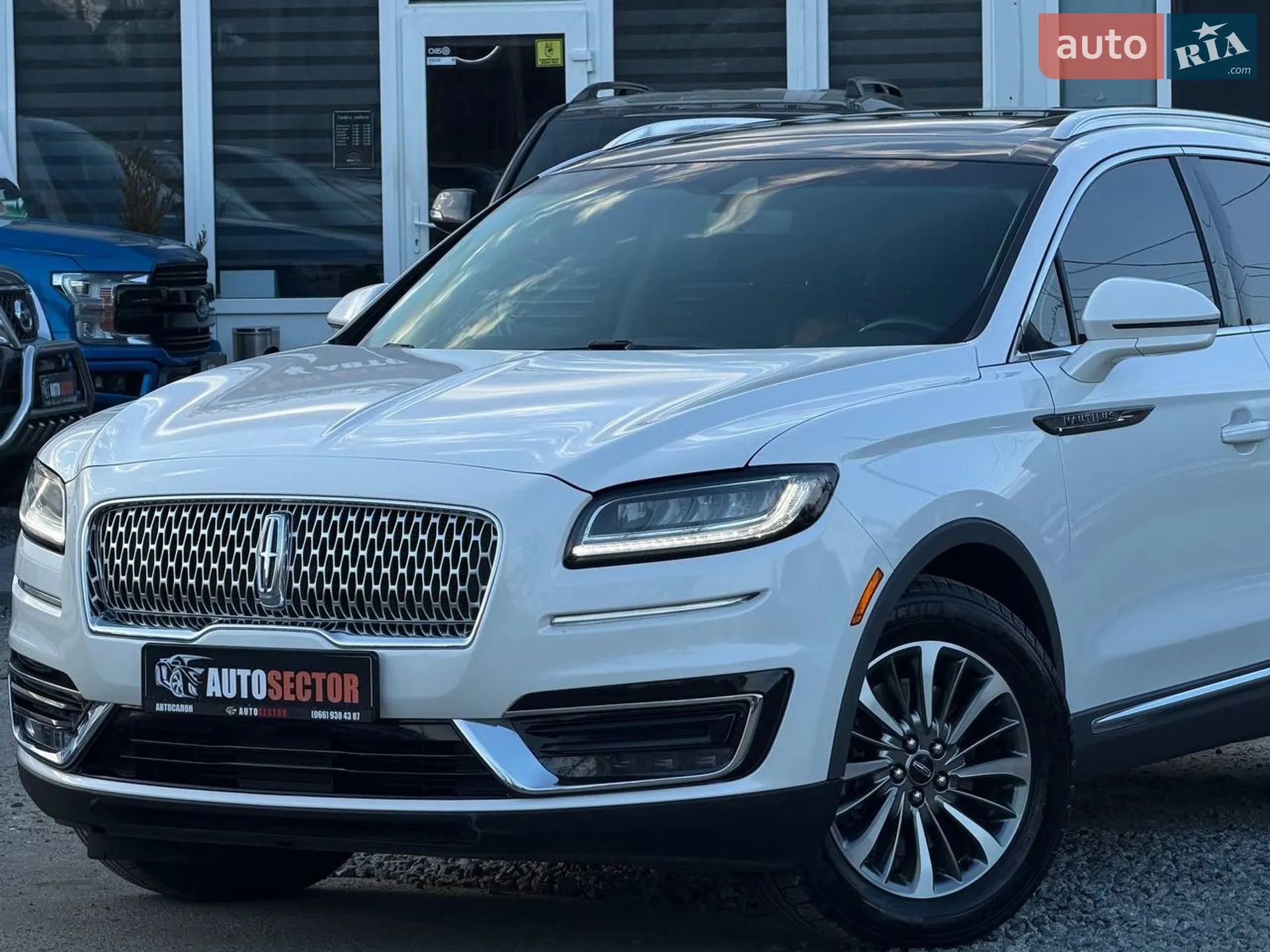 2019 Lincoln Nautilus - мініатюра 3