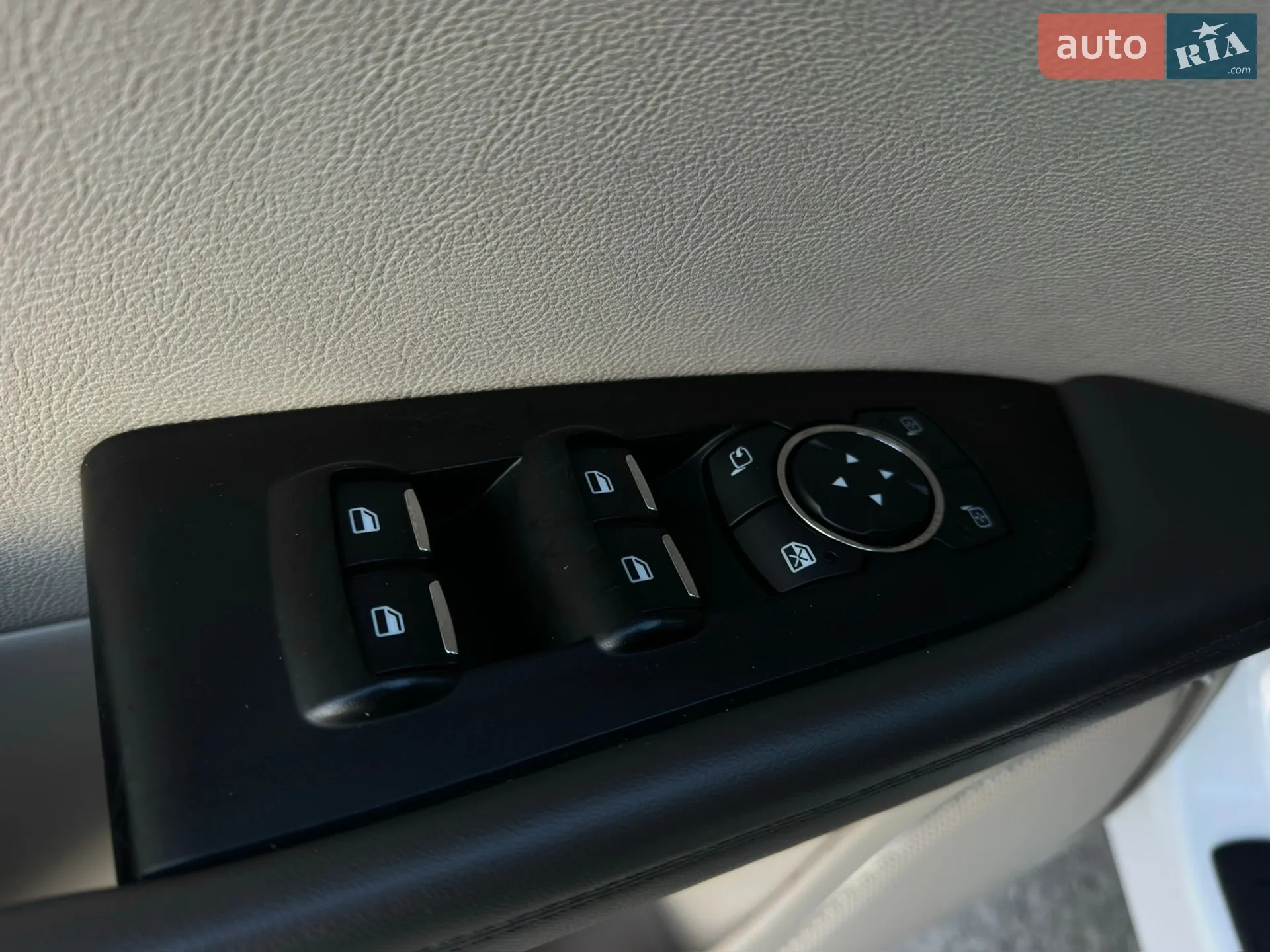 2019 Lincoln Nautilus - мініатюра 13