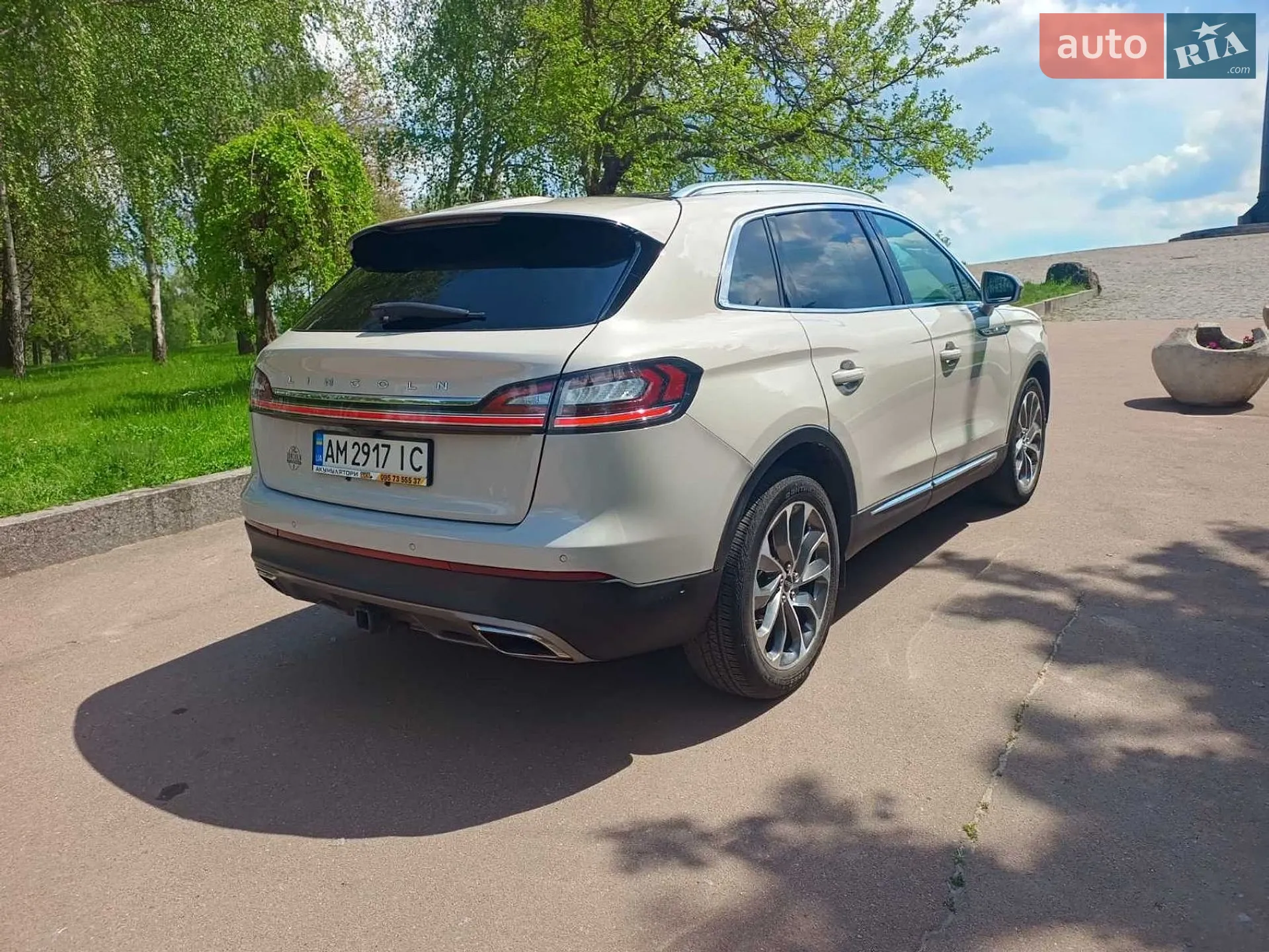 2022 Lincoln Nautilus - мініатюра 2