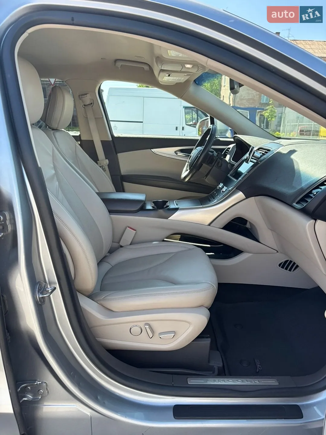 2019 Lincoln Nautilus - мініатюра 25