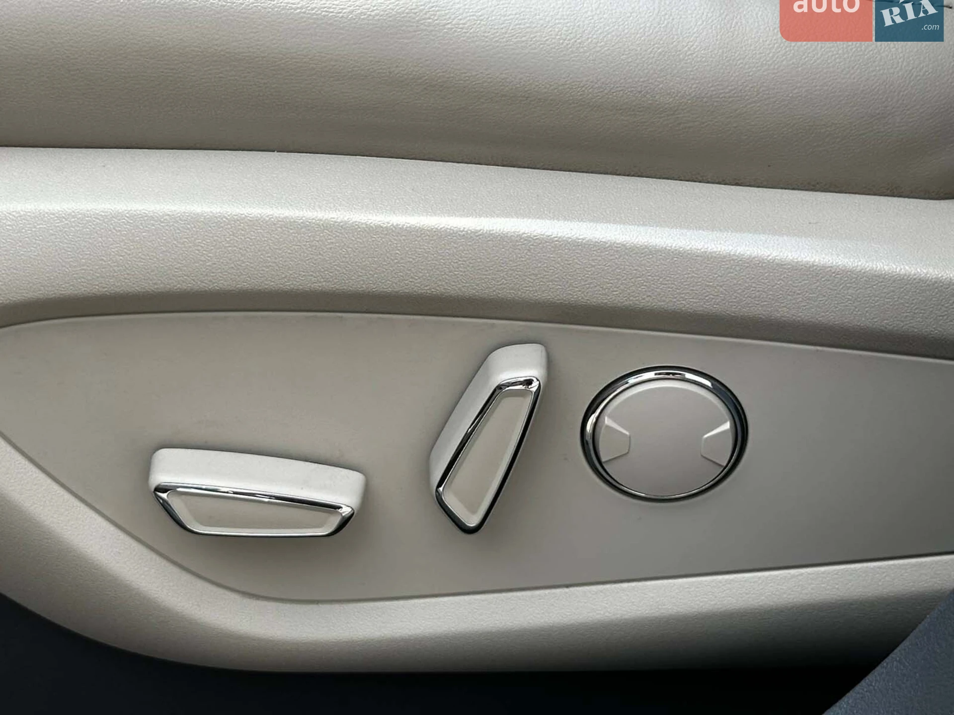 2018 Lincoln Nautilus - мініатюра 19