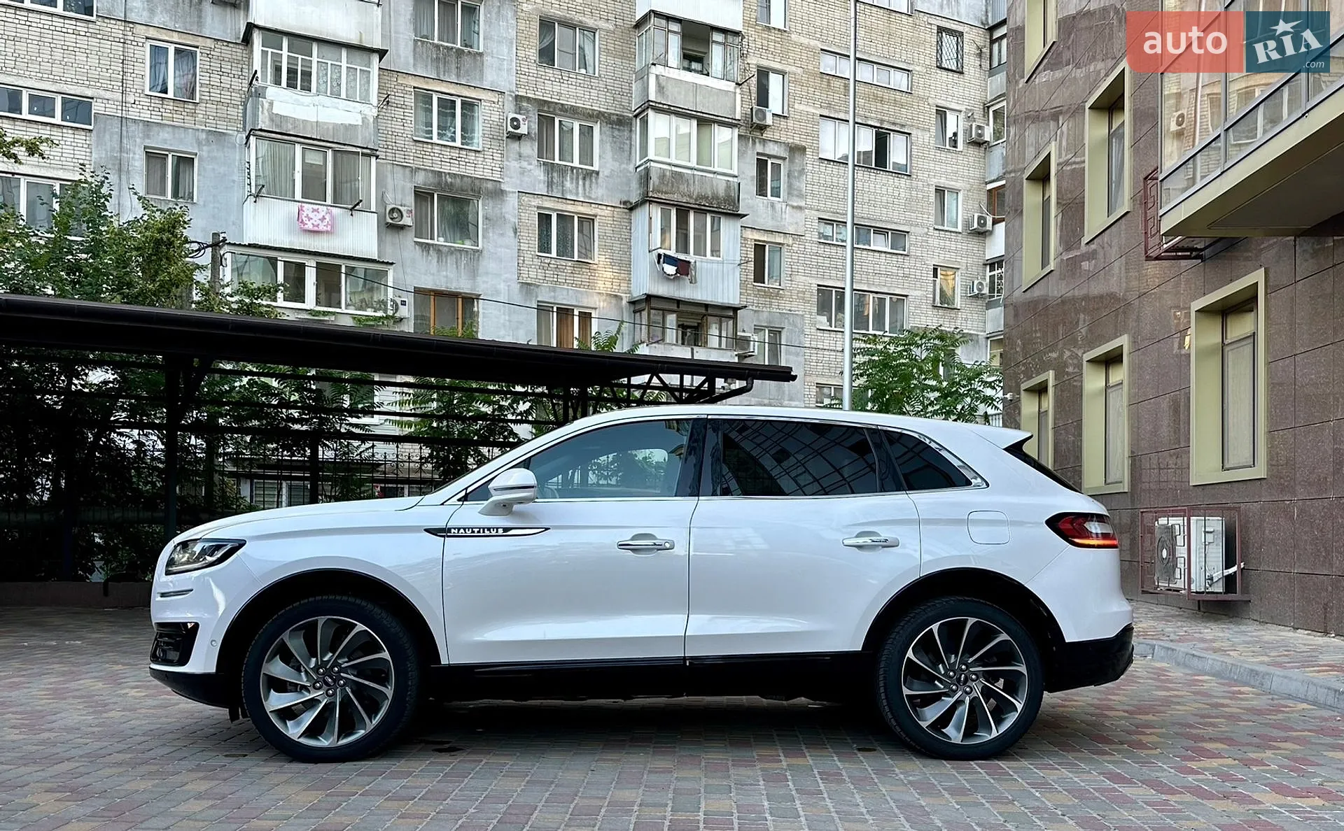 2019 Lincoln Nautilus - мініатюра 4