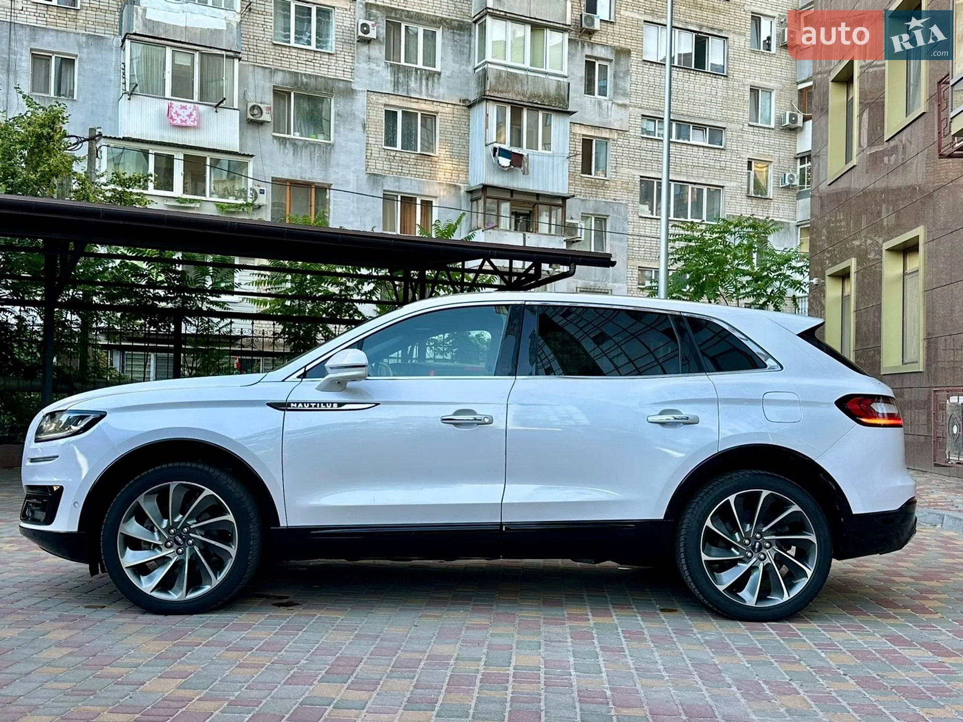 2019 Lincoln Nautilus - мініатюра 5