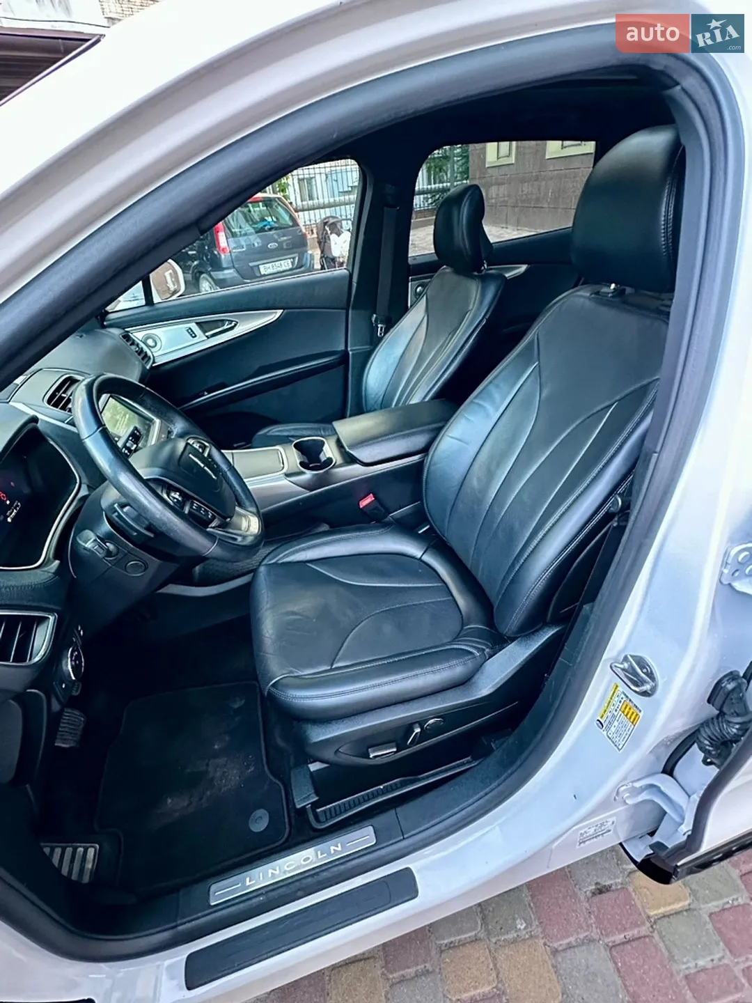 2019 Lincoln Nautilus - мініатюра 17