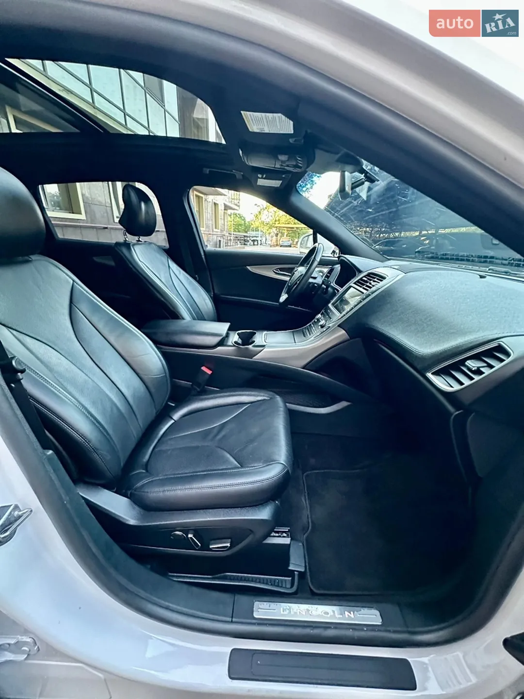 2019 Lincoln Nautilus - мініатюра 25