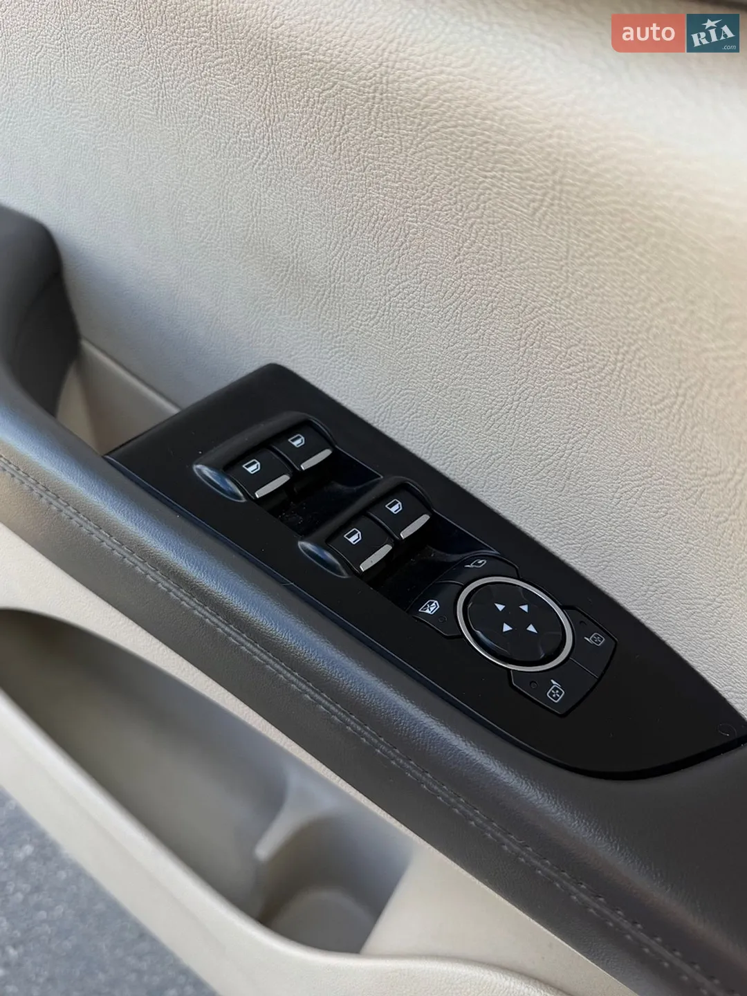 2019 Lincoln Nautilus - мініатюра 13
