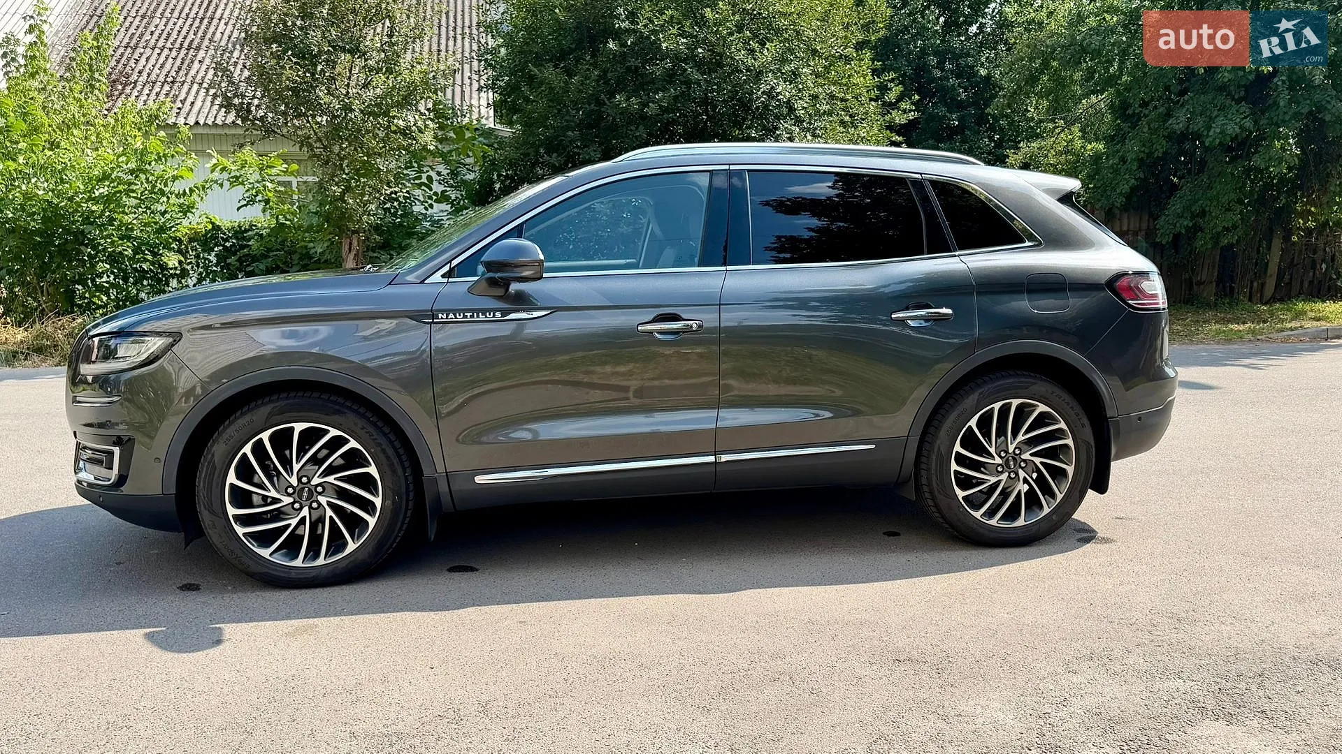 2019 Lincoln Nautilus - мініатюра 8