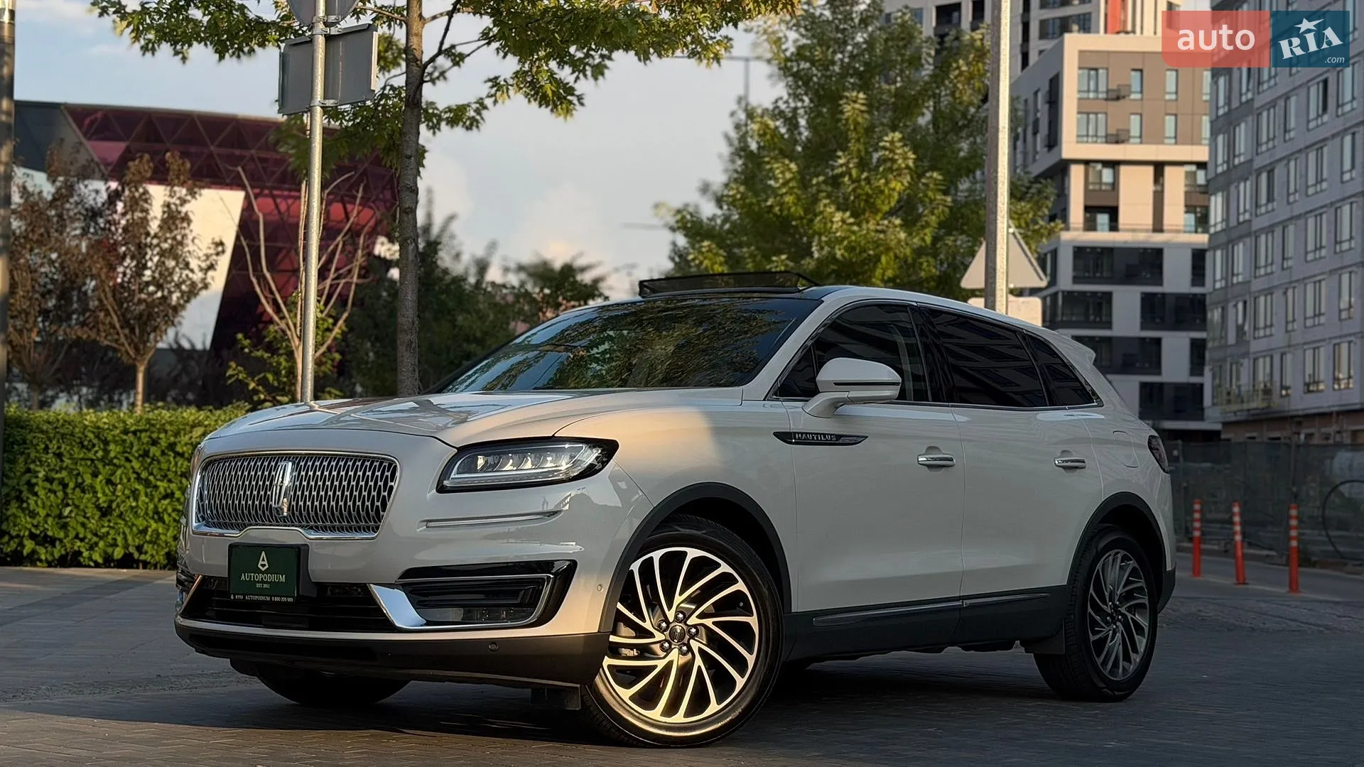 2018 Lincoln Nautilus - мініатюра 2