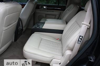 Внедорожник / Кроссовер Lincoln Navigator 2003 в 