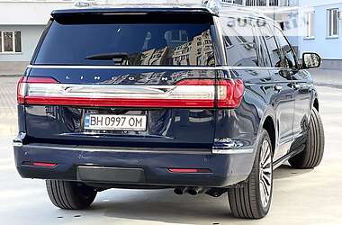Позашляховик / Кросовер Lincoln Navigator 2019 в 