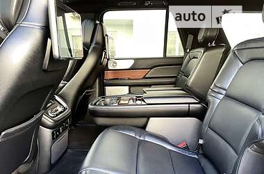 Позашляховик / Кросовер Lincoln Navigator 2019 в 