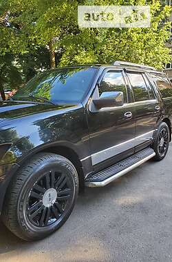 Позашляховик / Кросовер Lincoln Navigator 2007 в Києві