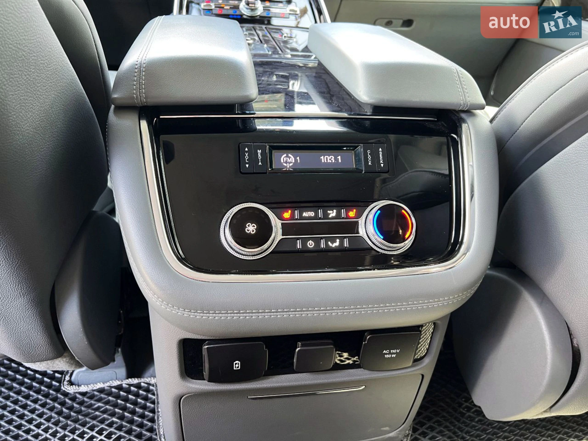 2018 Lincoln Navigator - мініатюра 8