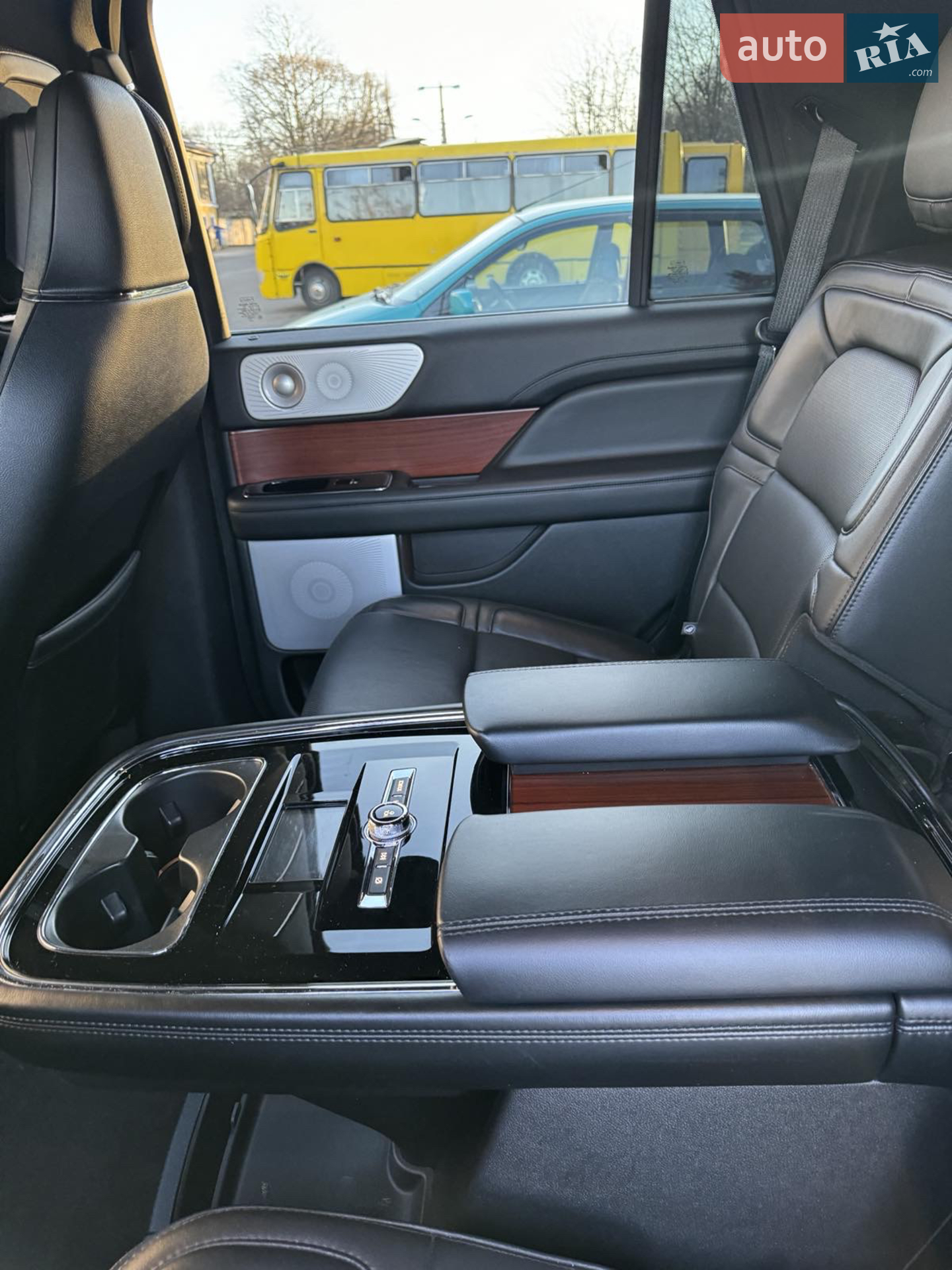 2018 Lincoln Navigator - мініатюра 8