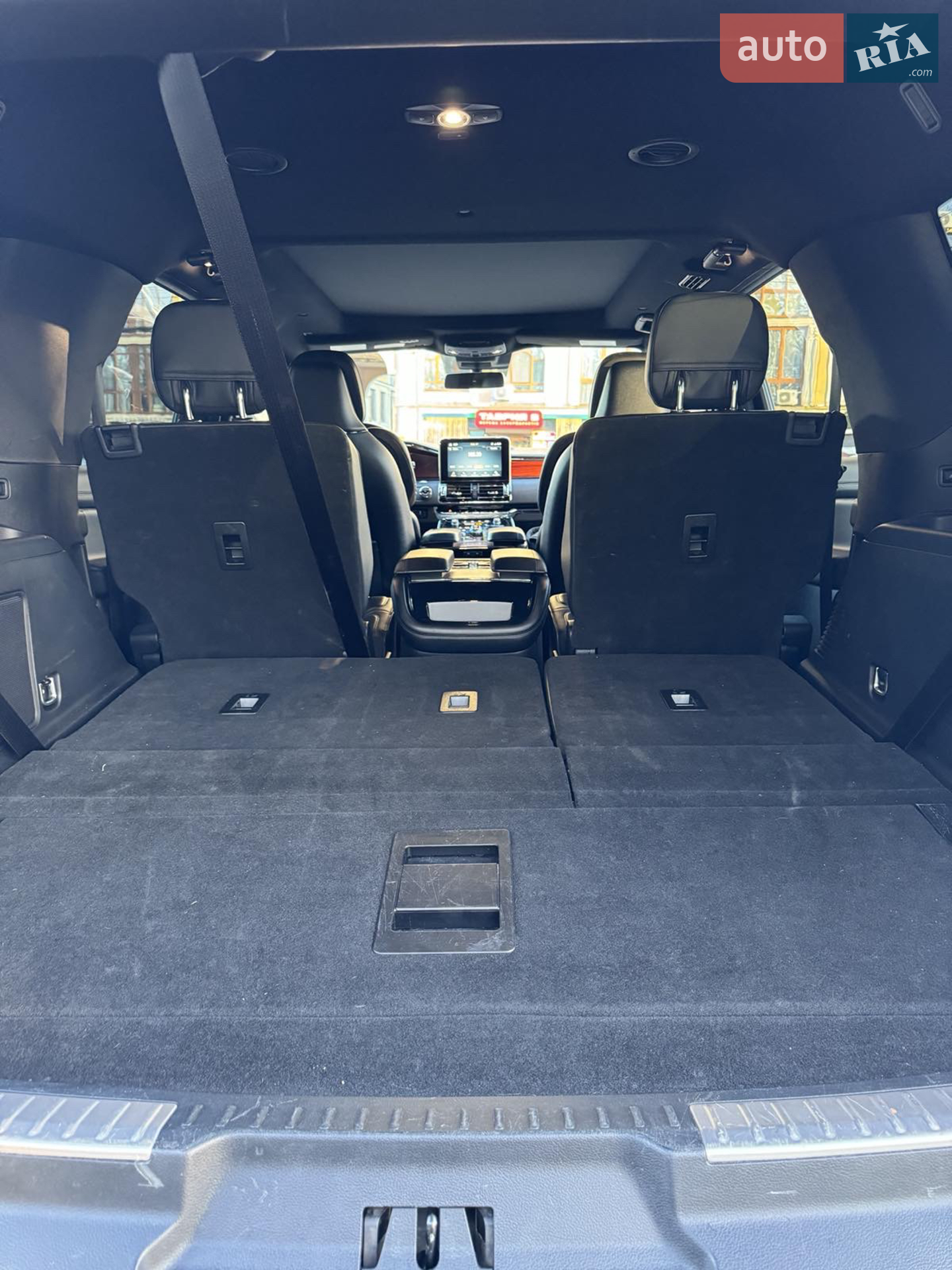 2018 Lincoln Navigator - мініатюра 12