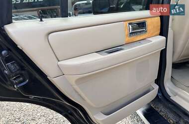 Внедорожник / Кроссовер Lincoln Navigator 2007 в 