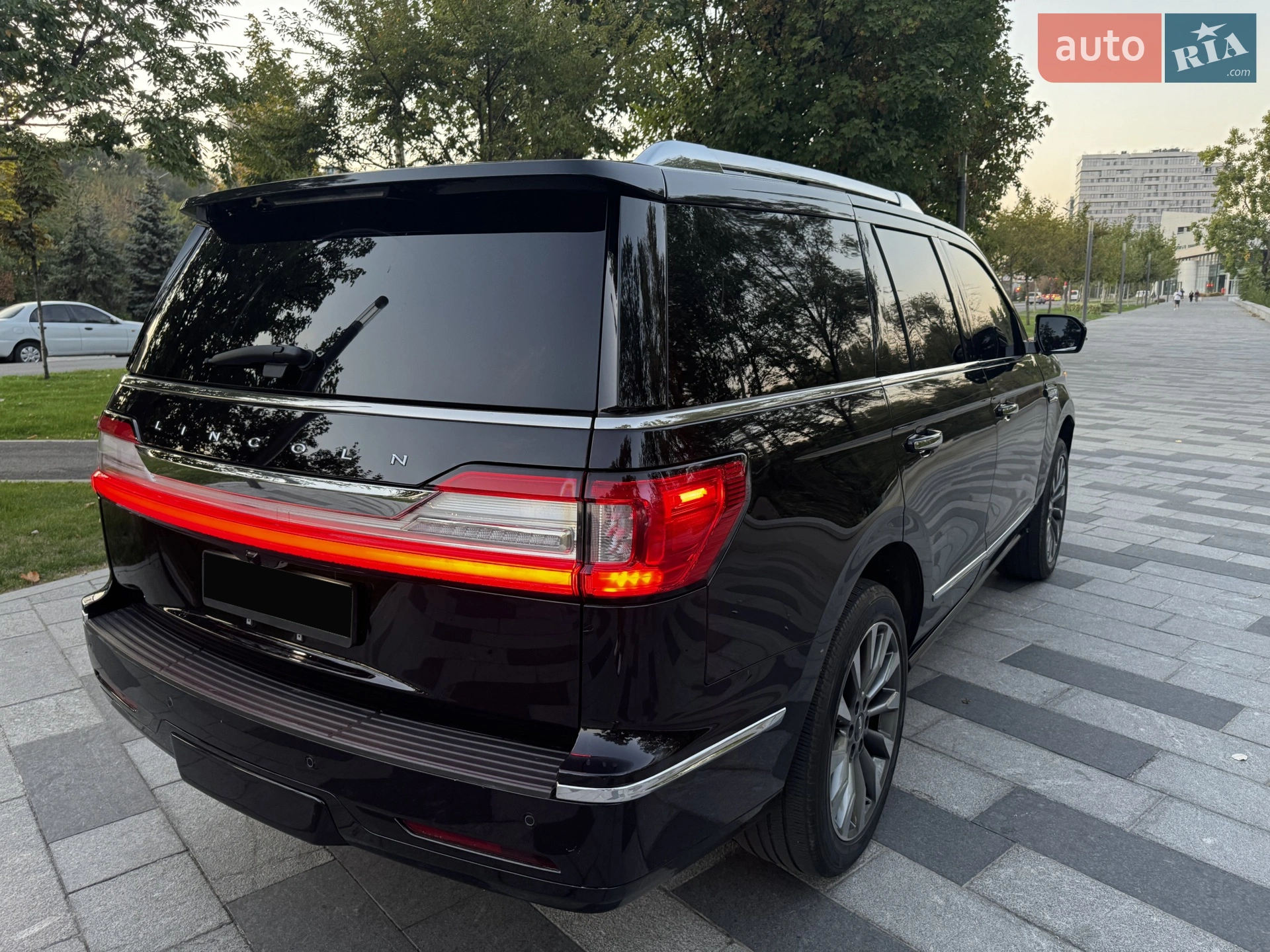 2019 Lincoln Navigator - мініатюра 8