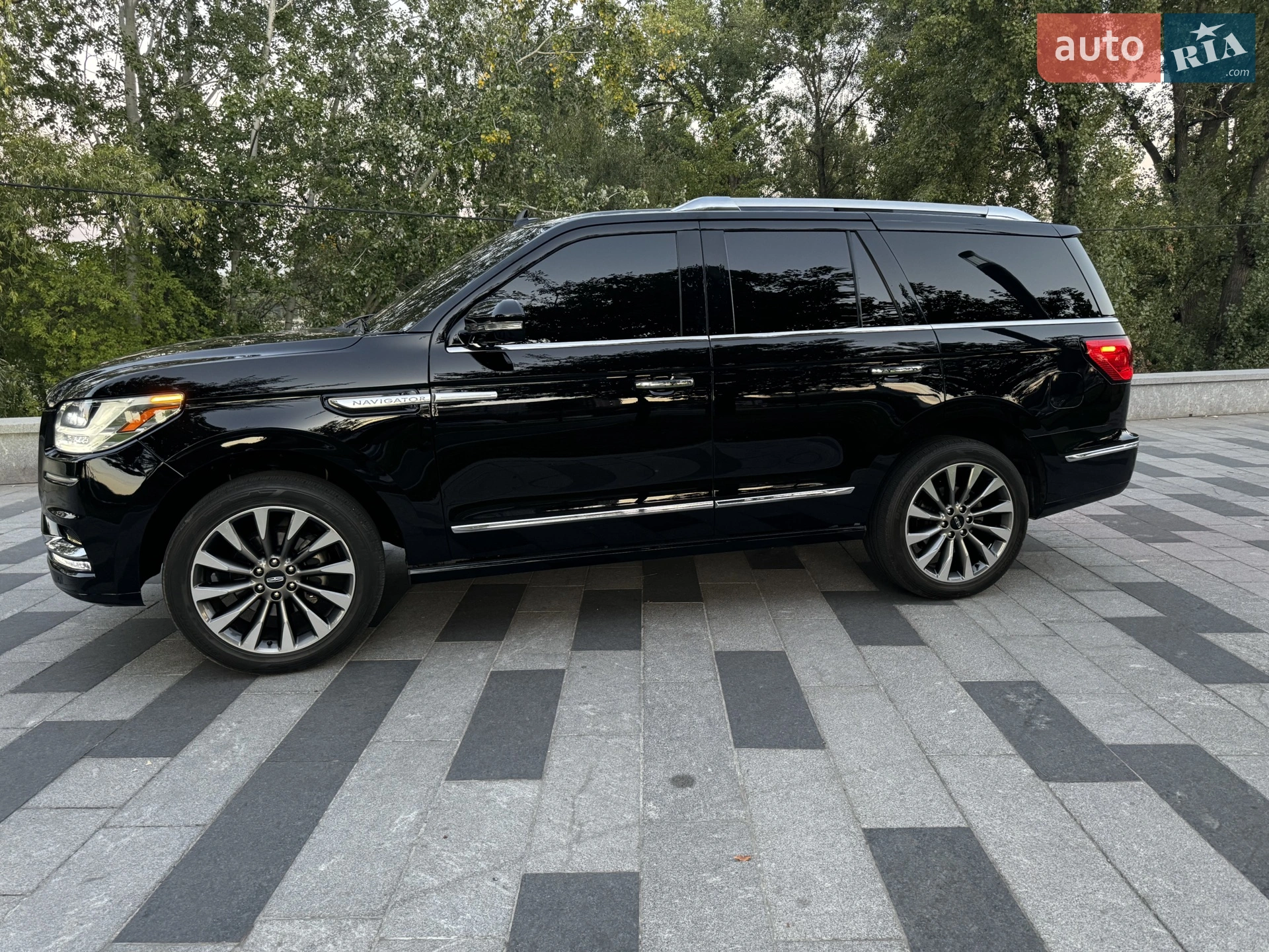 2019 Lincoln Navigator - мініатюра 45