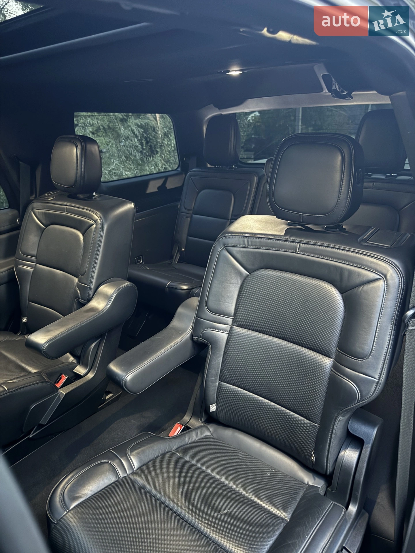 2019 Lincoln Navigator - мініатюра 37