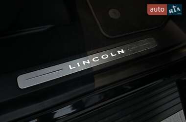 Внедорожник / Кроссовер Lincoln Navigator 2019 в 