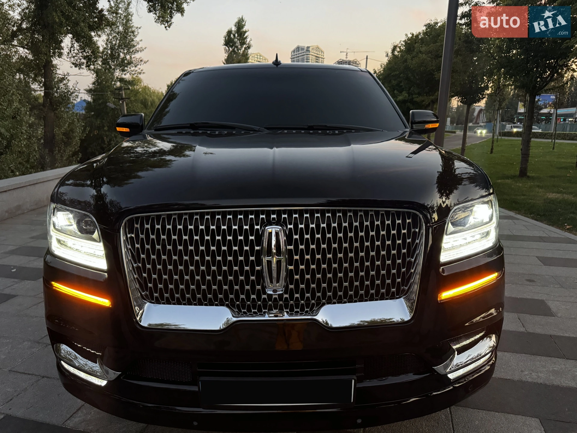 2019 Lincoln Navigator - мініатюра 16