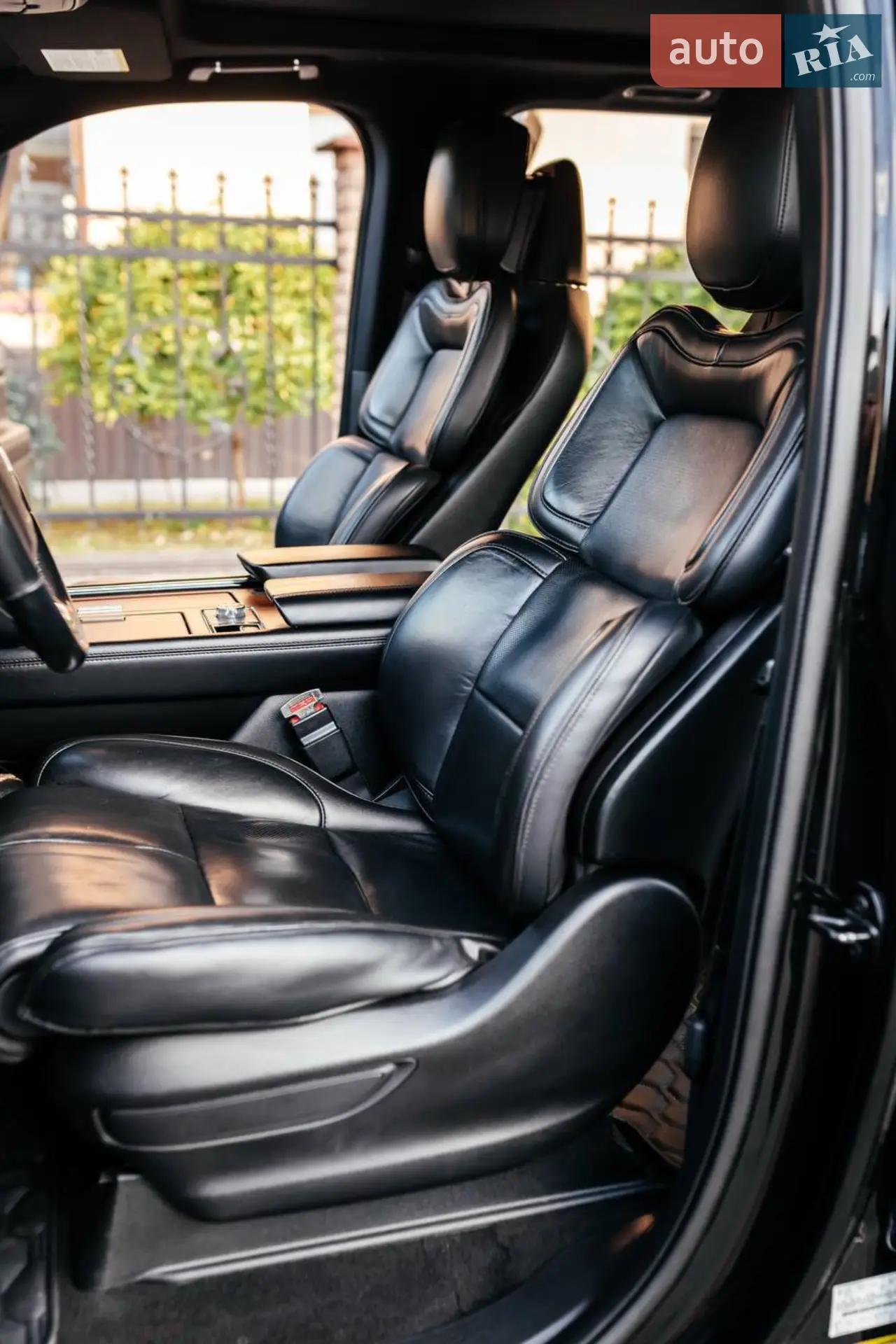 2018 Lincoln Navigator - мініатюра 19