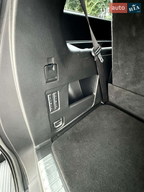 Внедорожник / Кроссовер Lincoln Navigator 2018 в Киеве фото 46 Внедорожник / Кроссовер Lincoln Navigator 2018 в Киеве