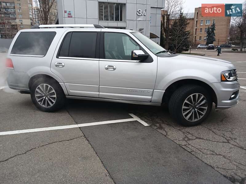 Внедорожник / Кроссовер Lincoln Navigator 2015 в Киеве