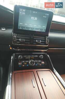 Внедорожник / Кроссовер Lincoln Navigator 2018 в 